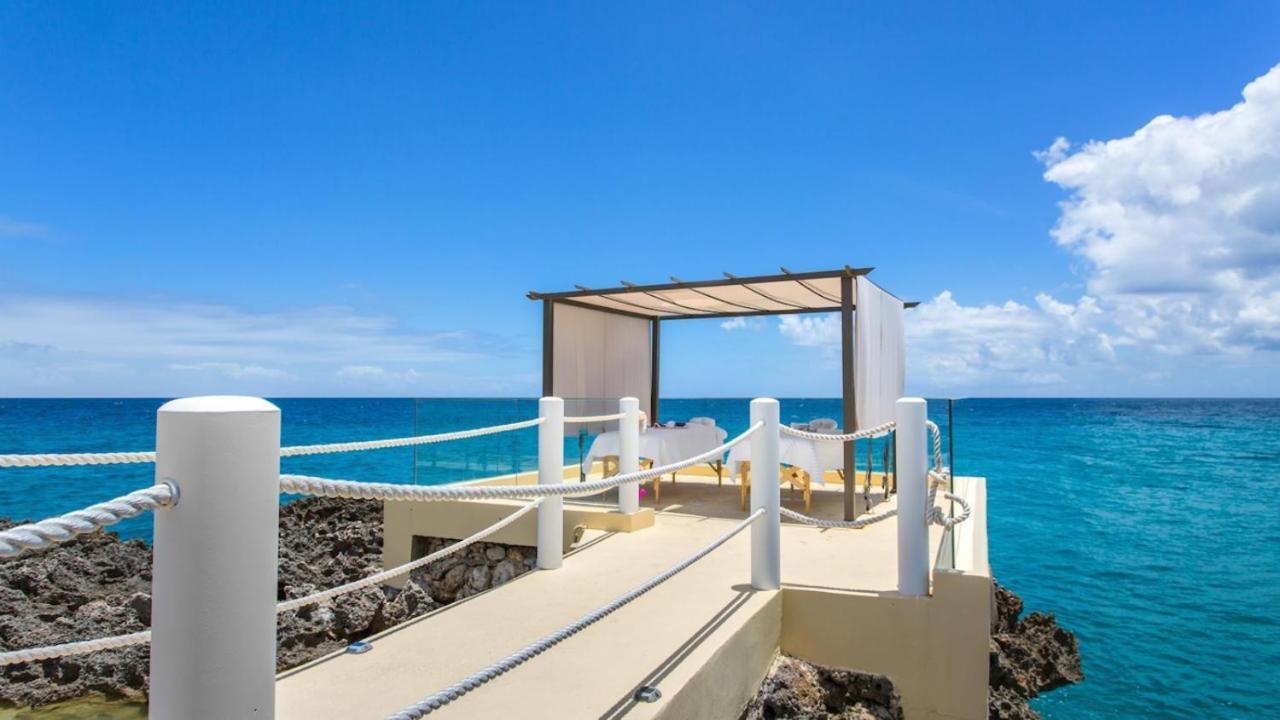 Maho Beach House - Grand Ocean Suite Bagian luar foto